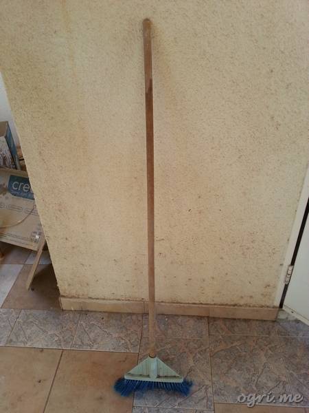 broom-to-pouffe.jpg